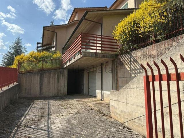 Appartamento in vendita di 168 m² in Contrada Pantano