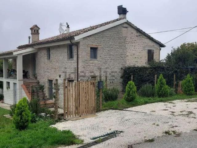 Appartamento in vendita di 168 m² in Contrada Pratelli