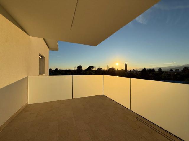 Appartamento in vendita di 169 m² in Via Cesare Battisti