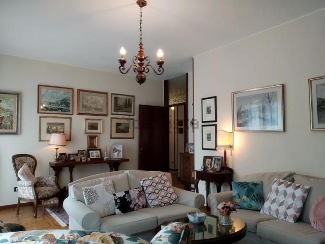 Appartamento in vendita di 169 m² in Via curiel, 1