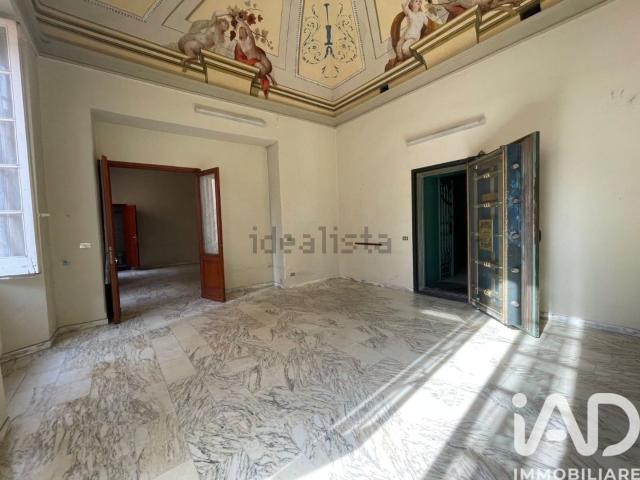 Appartamento in vendita di 169 m² in Via Giuseppe Garibaldi
