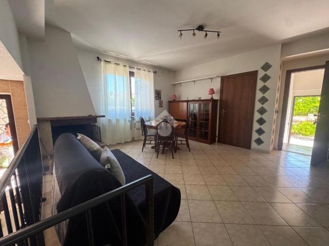 Appartamento in vendita di 169 m² in Via degli Appennini, 3