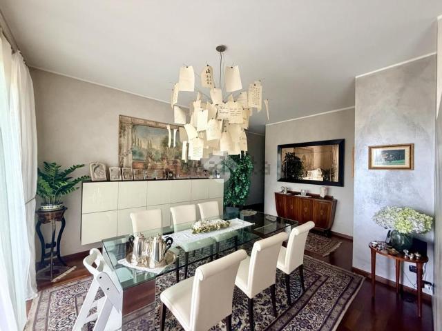 Appartamento in vendita di 169 m² in Via Enrico Tazzoli, 37
