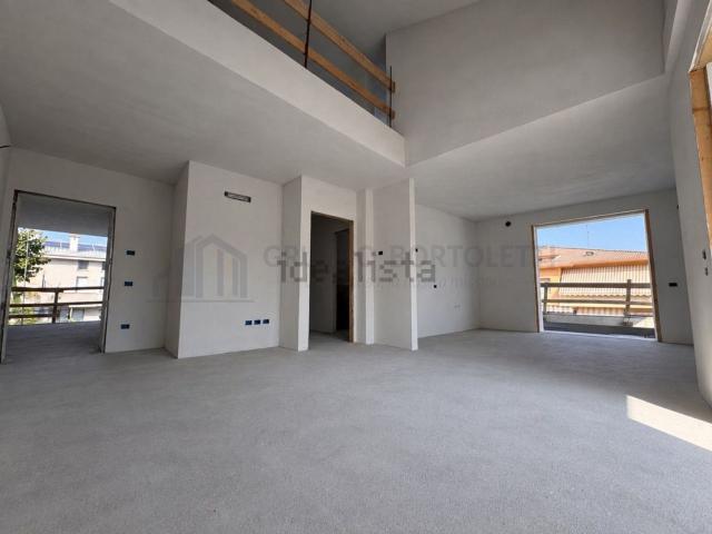 Appartamento in vendita di 169 m² in Via Europa