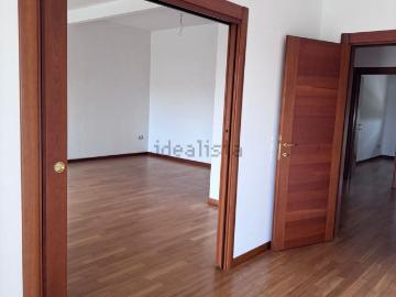 Appartamento in vendita di 169 m² in Via R. Paolucci