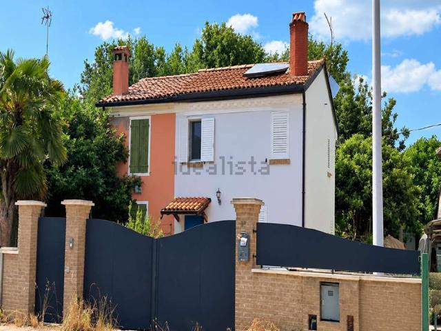 Appartamento in vendita di 169 m² in Via Rossetta Sottofiume
