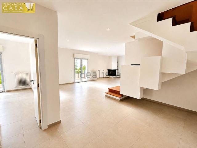 Appartamento in vendita di 170 m² in Via Cona