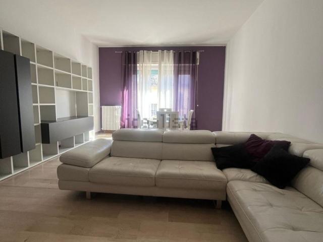 Appartamento in vendita di 170 m² in Via Calabria