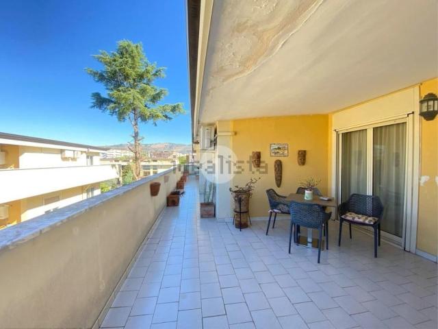 Appartamento in vendita di 170 m² in Via Campania, 1