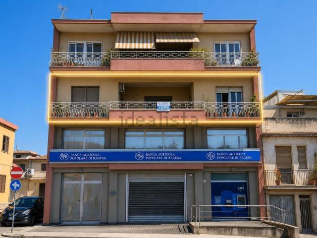 Appartamento in vendita di 170 m² in Via Campania, 1