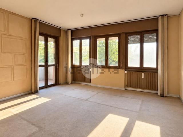 Appartamento in vendita di 170 m² in Via Carlo Tassara, 2