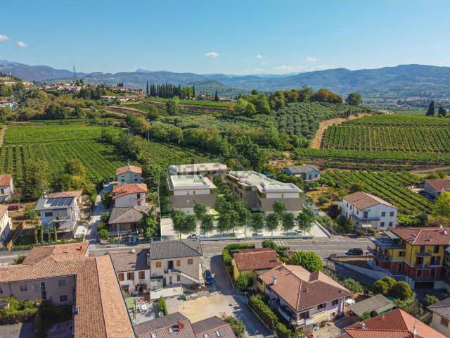 Appartamento in vendita di 170 m² in Via Cedrare, 16