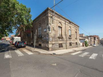 Appartamento in vendita di 170 m² in Via Antonio Merlino, 37