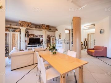 Appartamento in vendita di 170 m² in Via Adige