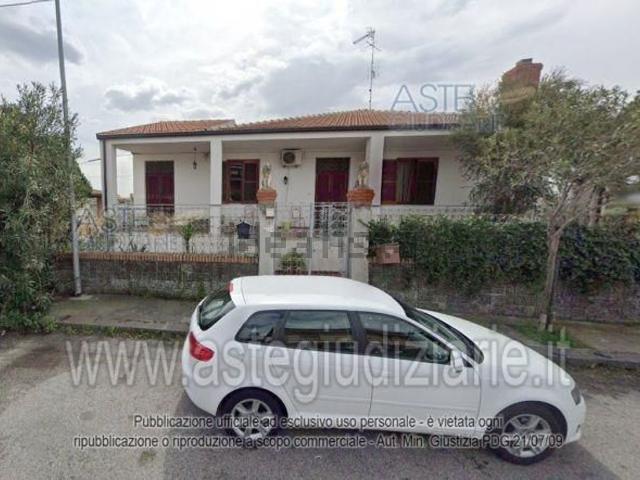 Appartamento in vendita di 170 m² in Via Alvaro Corrado, 17