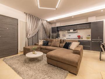 Appartamento in vendita di 170 m² in Via Aldo Moro, 32