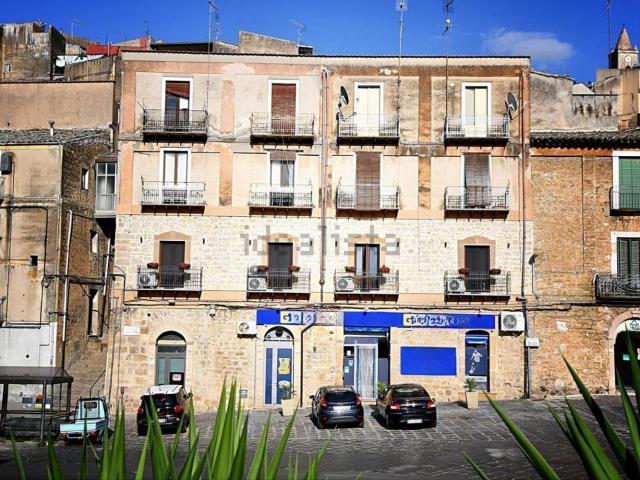 Appartamento in vendita di 170 m² in Via Aquila D&apos Oro, 1