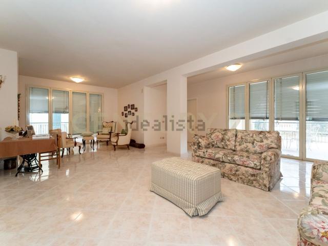 Appartamento in vendita di 170 m² in Via Archimede
