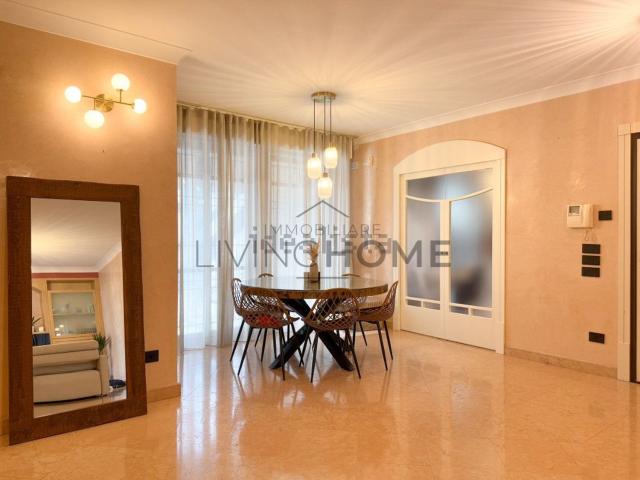 Appartamento in vendita di 170 m² in Via Auriga, 36