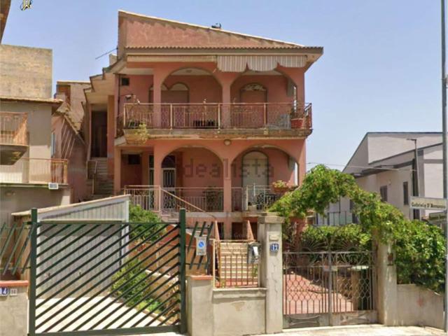 Appartamento in vendita di 170 m² in Via G. D&apos Annunzio, 12