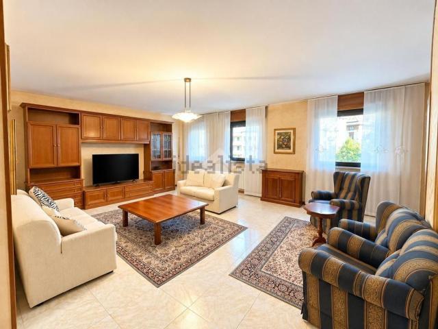 Appartamento in vendita di 170 m² in Via Giulio Biglieri, 2