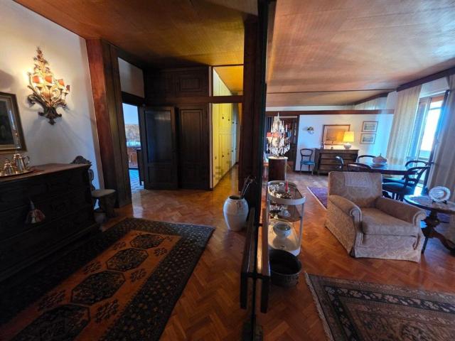 Appartamento in vendita di 170 m² in Via Giuseppe Garibaldi
