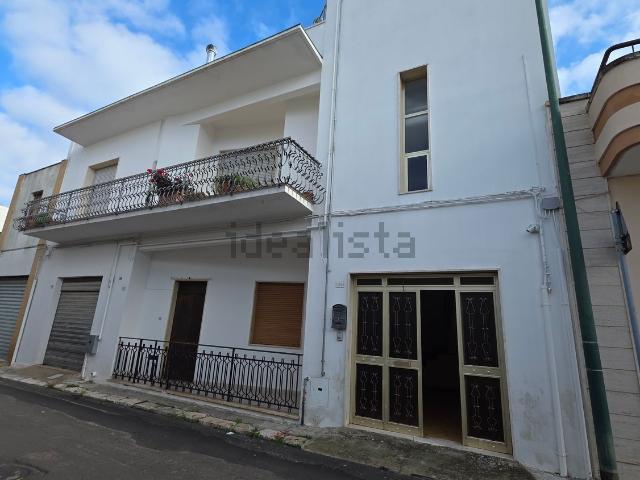 Appartamento in vendita di 170 m² in Via Giacomo Matteotti, 34