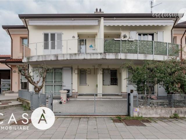 Appartamento in vendita di 170 m² in Via Giacomo Puccini, 103