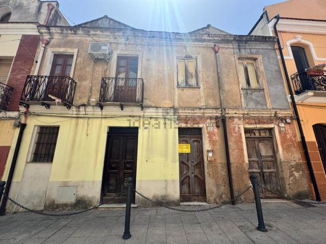 Appartamento in vendita di 170 m² in Via Giovanni Spano