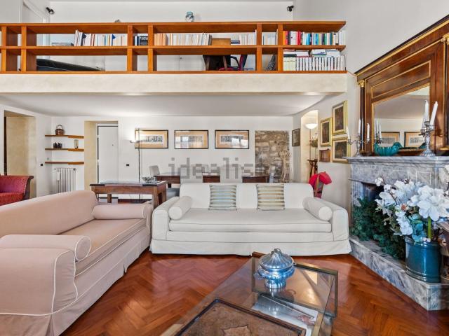 Appartamento in vendita di 170 m² in Via Giovio