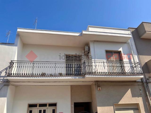 Appartamento in vendita di 170 m² in Via Gruppo Cremona, 59