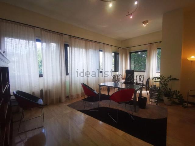 Appartamento in vendita di 170 m² in Via Guglielmo Oberdan, 28