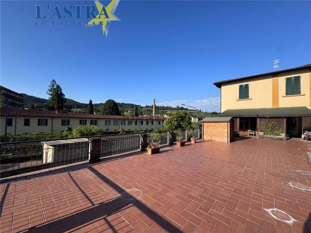 Appartamento in vendita di 170 m² in Via del Castello