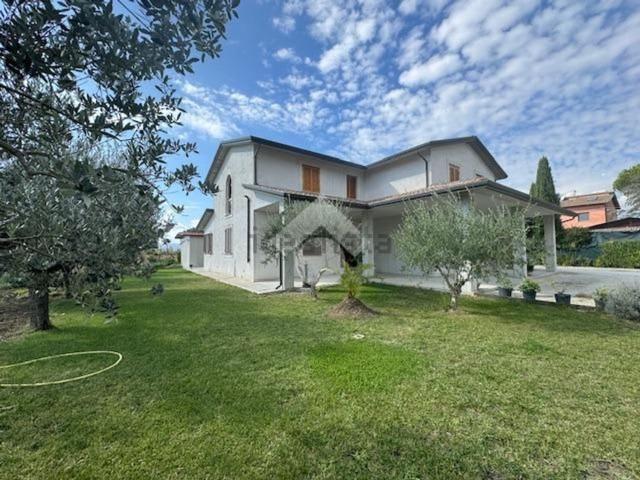 Appartamento in vendita di 170 m² in Via dell&apos Industria