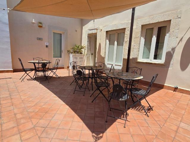 Appartamento in vendita di 170 m² in Via della Amalfitania, 58
