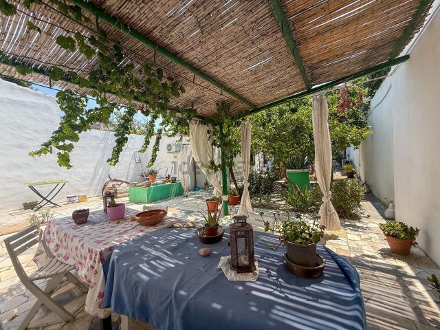 Appartamento in vendita di 170 m² in Via delle Urne, 38