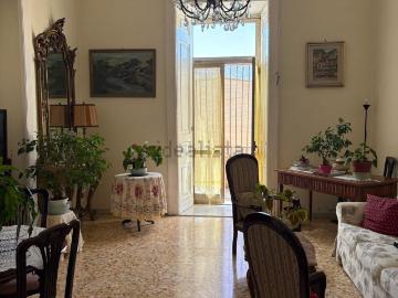 Appartamento in vendita di 170 m² in Via Enrico Arlotta, 42