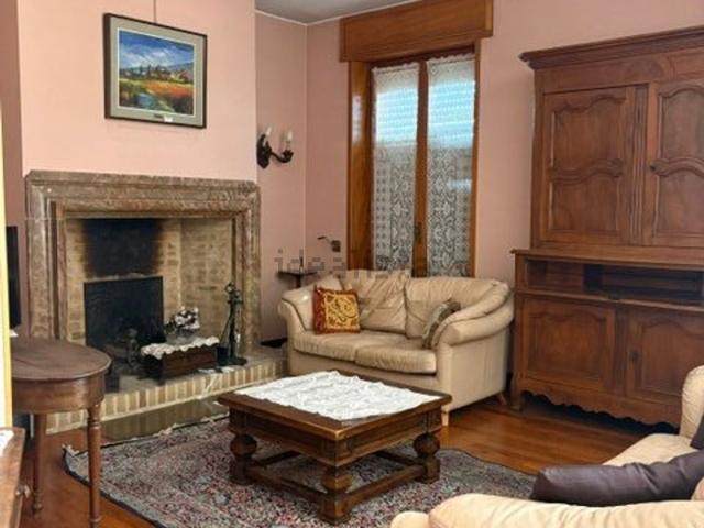 Appartamento in vendita di 170 m² in Via Fermi