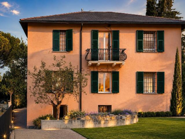 Appartamento in vendita di 150 m² in Via Francesco Nullo, 4
