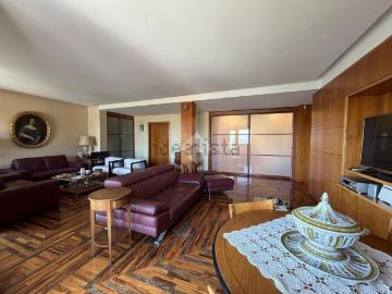 Appartamento in vendita di 170 m² in Via Francesco Petrarca, 47