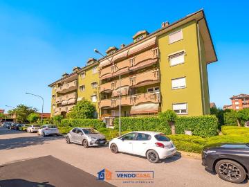 Appartamento in vendita di 170 m² in Via Fratelli Rosselli, 4
