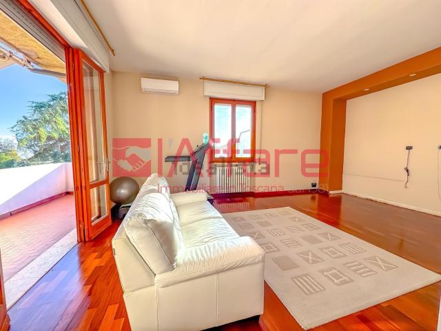 Appartamento in vendita di 170 m² in Via Italia, 10