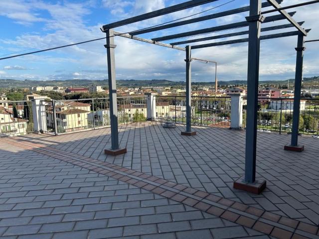 Appartamento in vendita di 170 m² in Via Jacopo della Quercia