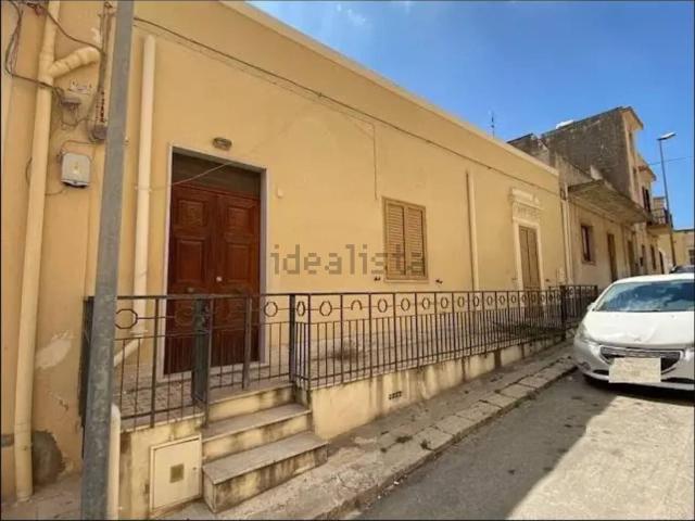 Appartamento in vendita di 170 m² in Via Olivio Sozzi