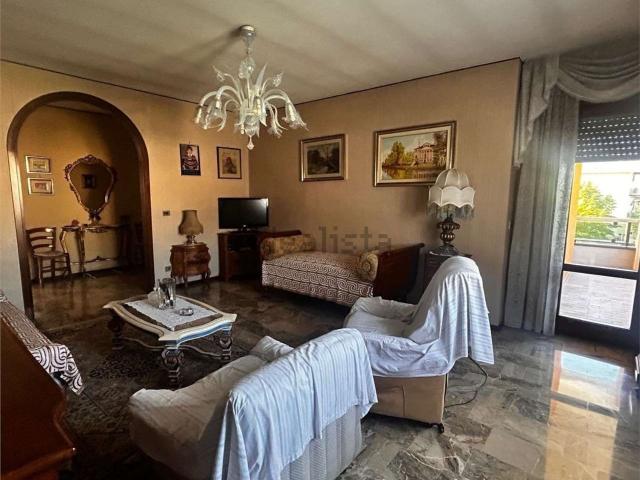 Appartamento in vendita di 170 m² in Via Lomellina