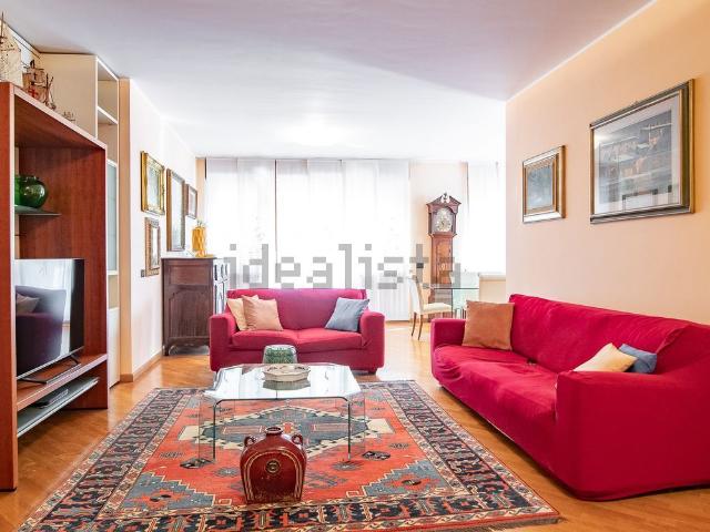 Appartamento in vendita di 170 m² in Via Luigi Stropeni, 38
