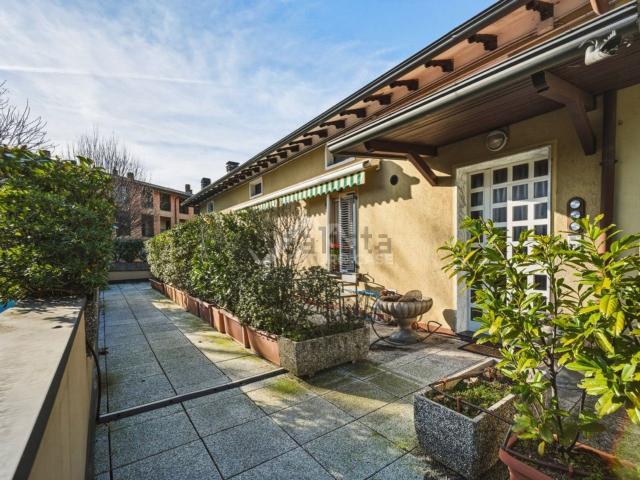 Appartamento in vendita di 170 m² in Via Lungo Crostolo