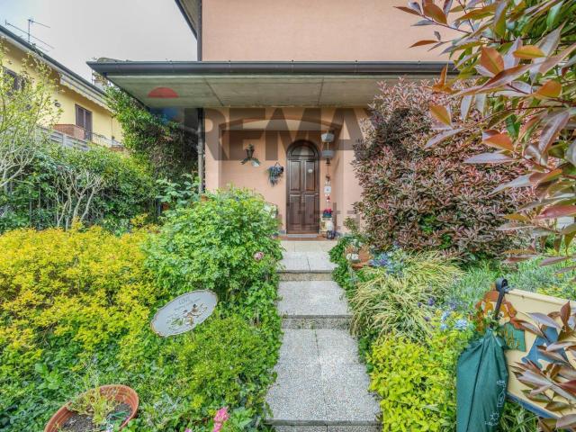 Appartamento in vendita di 170 m² in Via Monsignor Pietro Panzetti, 16