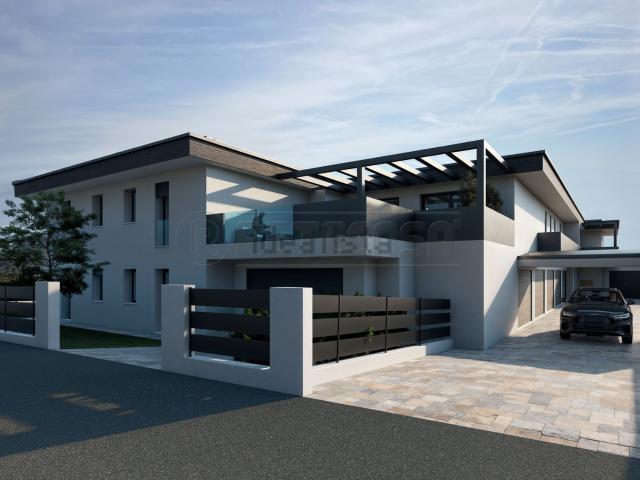 Appartamento in vendita di 170 m² in Via Monte Corno