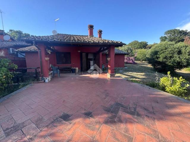 Appartamento in vendita di 170 m² in Via monte livata, 3